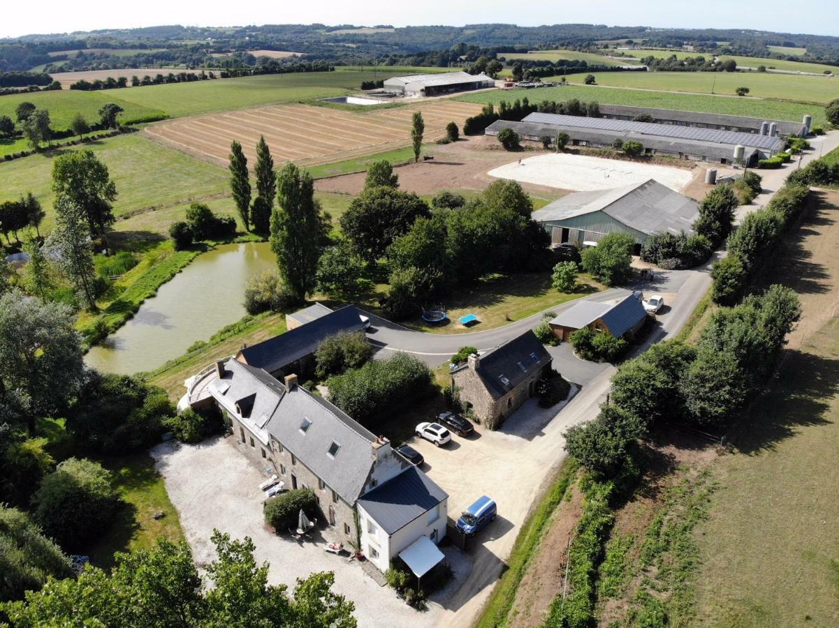 Gites De La Haie Plouégat-Moysan Exterior foto